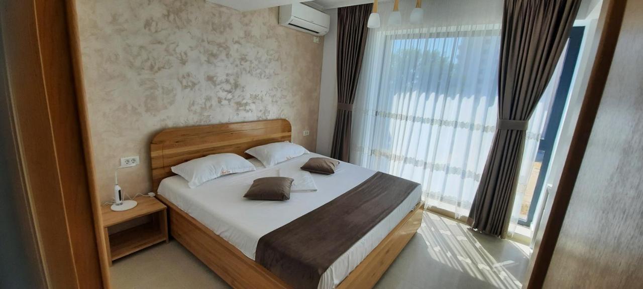 Apart Hotel Victor Mamaia Exterior photo